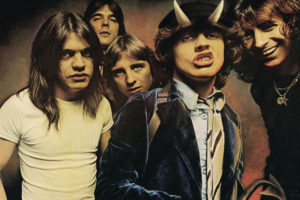 AC/DC (エーシー・ディーシー) 5thアルバム『HIGHWAY TO HELL (地獄のハイウェイ)』 (1979年7月27日発売) 高画質CDジャケット画像